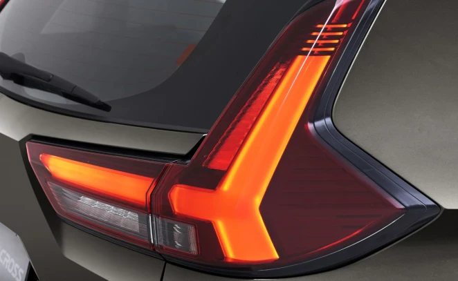 Lampu Belakang Berbentuk T-Shape