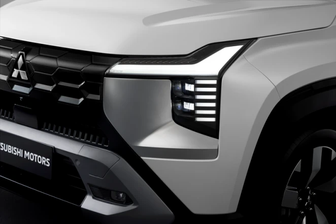 Lampu Depan Berbentuk T-Shape